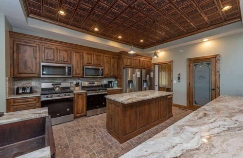 Swanton House | Lazy Creek - Deep Creek Lake - Indoor Lazy River