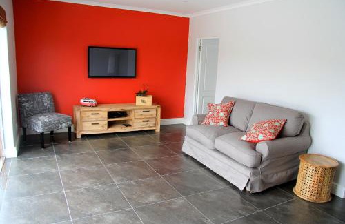 Sunset Beach Apartment | Lazy Days Apartments - Cape Town