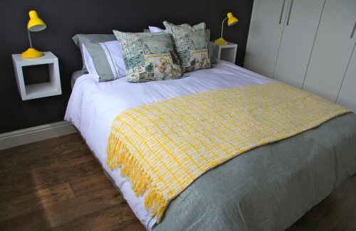 Sunset Beach Apartment | Lazy Days Apartments - Cape Town