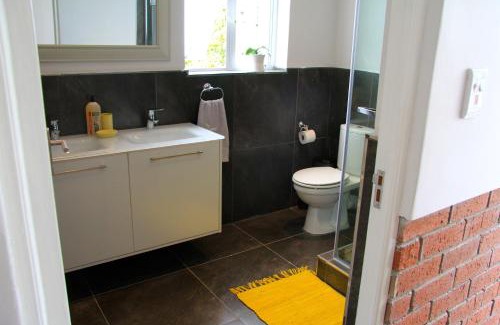 Sunset Beach Apartment | Lazy Days Apartments - Cape Town