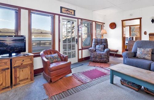 Patton Ski Chalet | Lazy Days- Lakefront Village Retreat- Sun Deck