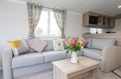 West Heslerton House | Lazy Dayz Lodge