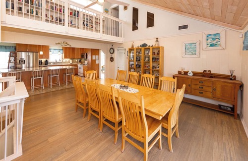 Sandbridge House | Lazy Daze - 7 bedroom with swimming pool and dock on the bay