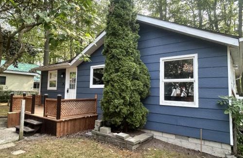 Wasaga Beach House | Lazy Daze (House 2)