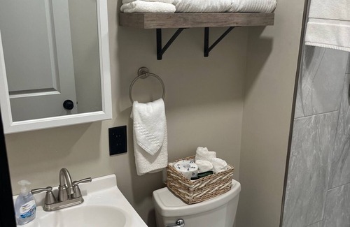 Mountain Home Cabin | Lazy Daze Lodge at Fish & Fiddle Family Resort & Extended Stay