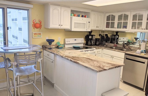 Sunnyside Condo | Lazy Daze-Perfect getaway from the hustle and bustle of every day life!