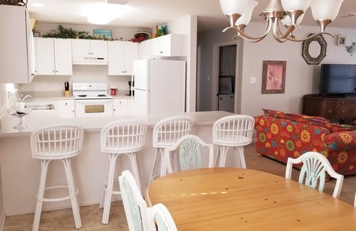 Oak House | Lazy Daze! Pups OK, Ideal location! Fenced Yard, Nice House. Wonderful!