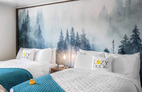 West Yellowstone Hotel | Lazy Duck Inn Room #22