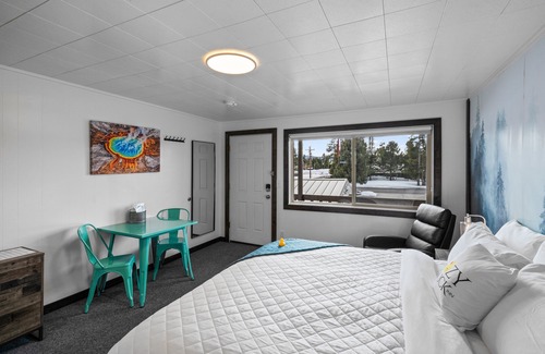 West Yellowstone Hotel | Lazy Duck Inn Room #23