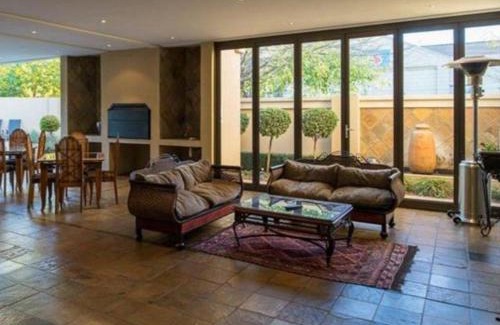 Bloemfontein House | Lazy Lizard Guesthouse