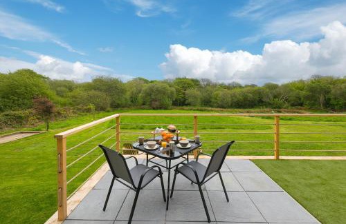 Redruth House | Lazy Lodge