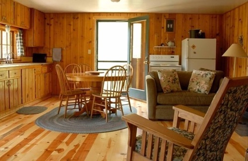 Gardiner Cabin | Lazy M Mountain Cabin- A Cozy Mountain Getaway. No Cleaning Fee