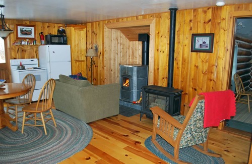 Gardiner Cabin | Lazy M Mountain Cabin- A Cozy Mountain Getaway. No Cleaning Fee