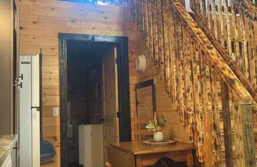 Campton Cabin | Lazy Oak Cabin in the Red, WiFi, Hot Tub, great proximity to Red River Gorge