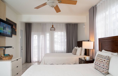 Puntas Resort | Lazy Parrot Inn