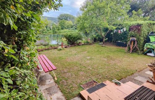 Cernosice House | Lazy River Hut