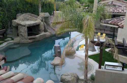 Warm Sands House | LAZY RIVER! LARGE POOL! STAYS COOL! 8ft deep plus river