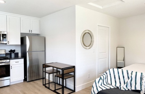 Harbor Apartment | LB Back house Studio