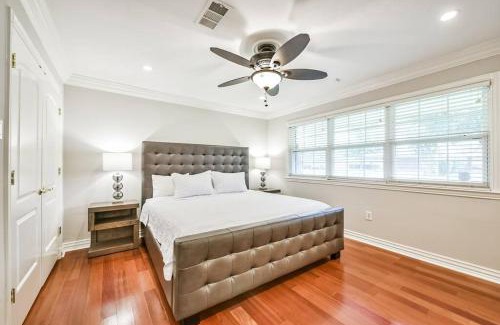 Spring Branch West House | Lb Perfect Residential Retreat
