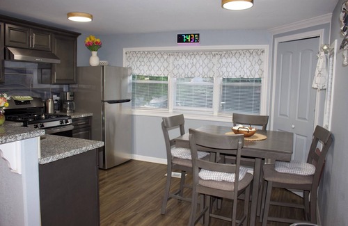 Pasadena House | LBD Heaven’s Inn is a private & comfortable place 10 miles from Downtown Houston