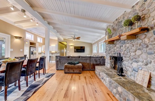 Granite Shoals House | LBJ Lake Home - Private Cove - Lake Toys - Boat Slip