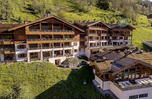 La Clusaz Apartment | LCZ - Charmant T3 spa aux pieds des pistes, 4*