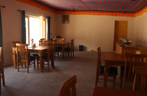 Hundur Other | Ldazes Camp