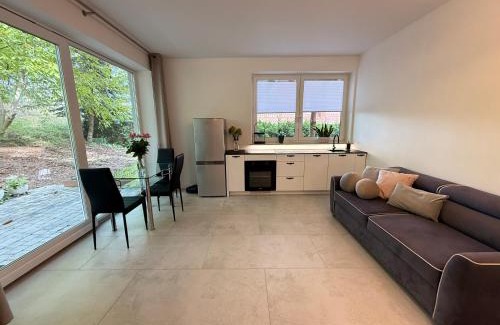 Wilanow Apartment | Leśny apartament z ogrodem
