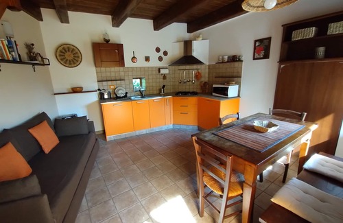 Comero Cottage | Le 2 formiche (Lauri): rustic cottage with terrace and garden