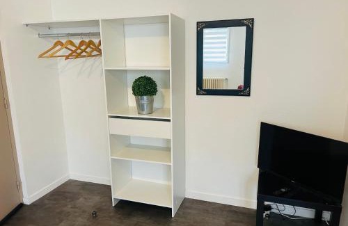 Caen City Centre Apartment | Le 2 - Grand studio Caen Centre Port de plaisance