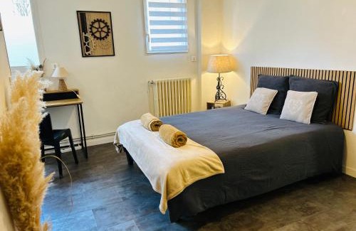 Caen City Centre Apartment | Le 2 - Grand studio Caen Centre Port de plaisance