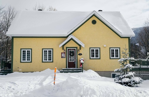 Saint-Philemon Ski Chalet | Le 4 saisons | Spa and Billards