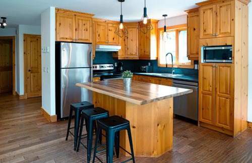 Stoneham Ski Chalet | Le 583 Stoneham CITQ#239,960
