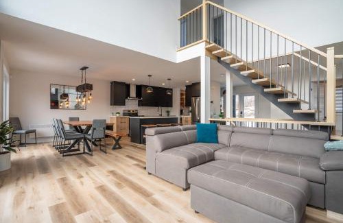 Saint Come Ski Chalet | Le 70 Scandinavian chalet SPA and Pool Table