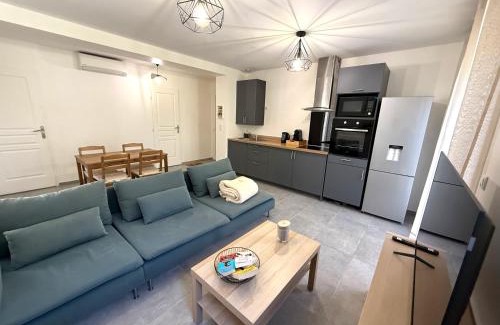 Port-Saint-Louis-du-Rhone Apartment | Le Balcon du Ponant 2 bedrooms with terrace park view