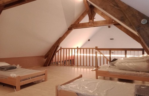 Baugy Hostel | Le Baugyte - Gite de GROUPE - 14 lits simples