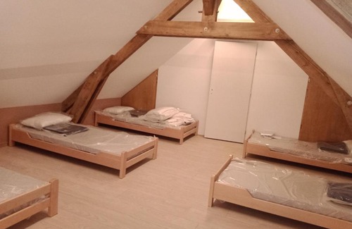 Baugy Hostel | Le Baugyte - Gite de GROUPE - 14 lits simples
