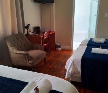 Gordons Bay Central Cabin | Le Bay Lodge