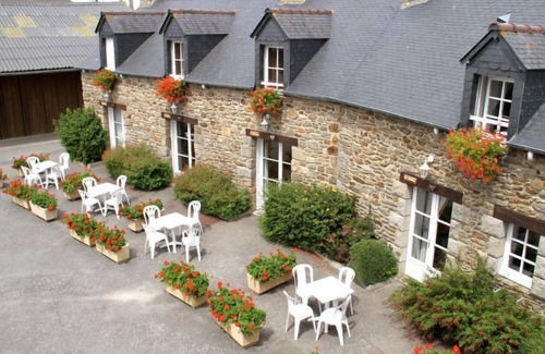 Saint-Jouan-des-Guerets Apartment | Le Belhem by Interhome