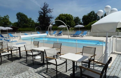 Saint-Jouan-des-Guerets Apartment | Le Belhem by Interhome
