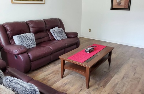 Saint-Leonard Apartment | Le Bellefeuille RC