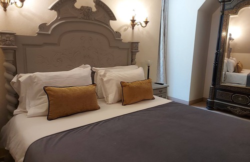 Thiviers House | Le Belvedere