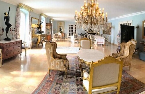 Thiviers House | Le Belvedere