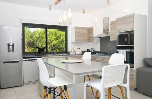 Saint Felix Apartment | Le Bergamote apartment with pool on an infinity beach