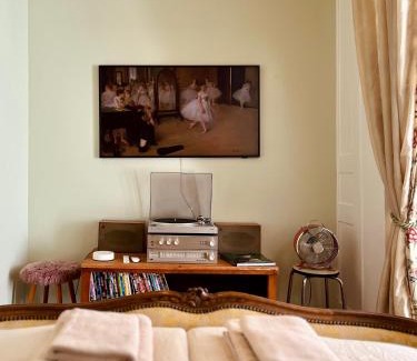 Saint-Leonard-de-Noblat Bed & Breakfast | Le bibelot
