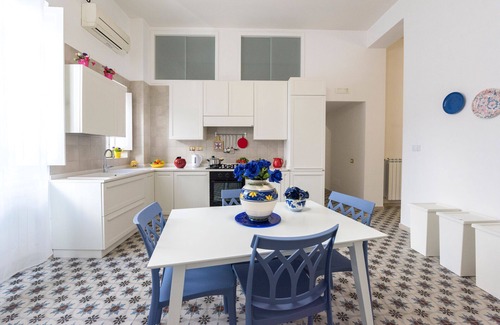 Historical Downtown Salerno Apartment | Le Bijou Luxury Apartment in Salerno historic center