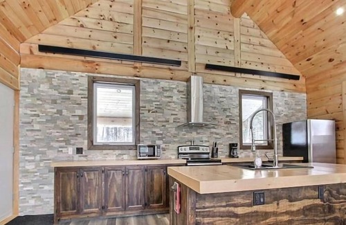 Saint-Philemon Ski Chalet | Le Billot- Rustic Chalet with Spa