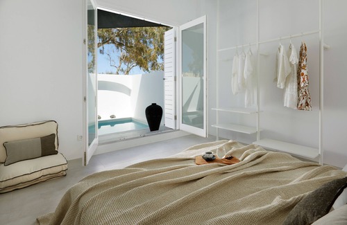 Messaria House | Le Blanc Nest Santorini is a Family/Couples friendly villa with a swimming pool
