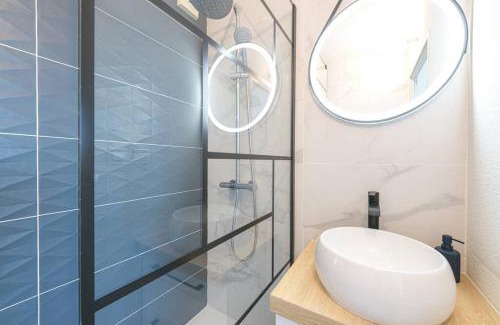 Villemur-sur-Tarn Apartment | Le Bleu Nuit Piscine Parking Netflix Café