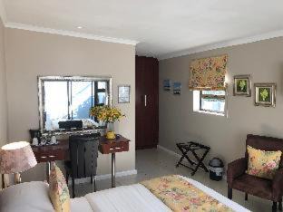 Bluewater Bay House | Le Blue Guesthouse